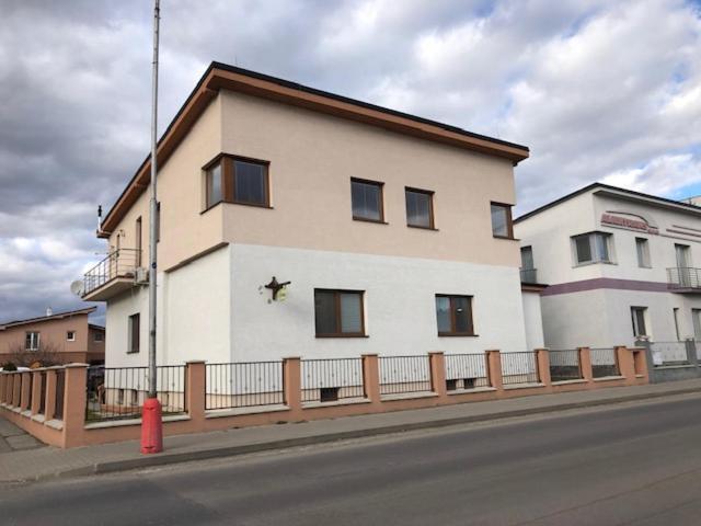 Apartman Matko Levice Exteriér fotografie